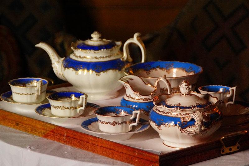 Tazze e Teiere in porcellana contribuirono a radicare la cultura del tè in Europa